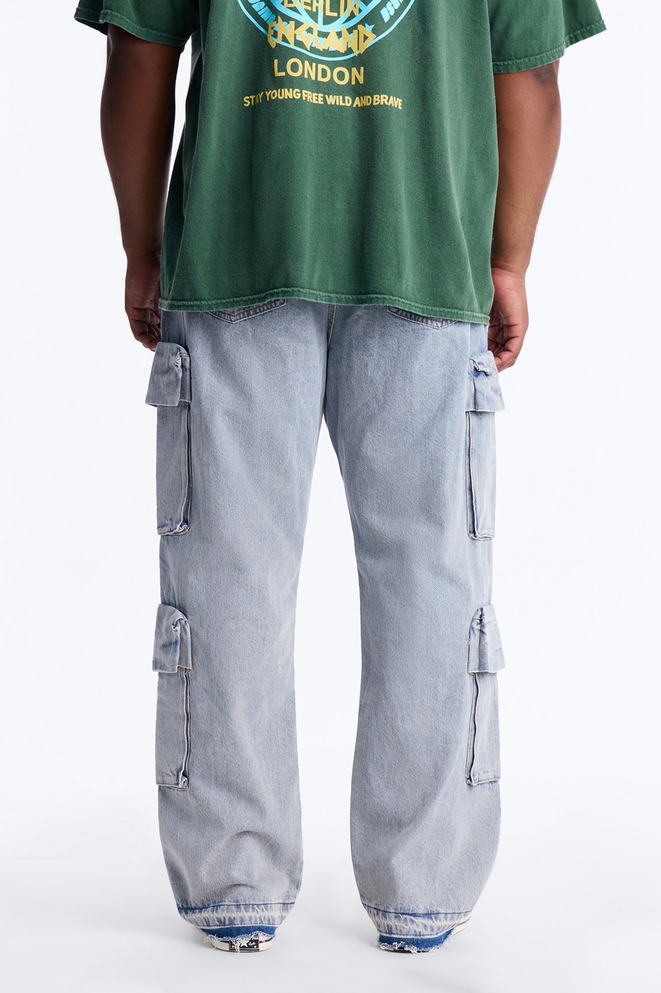 Straight Fractured Cargo Jean - Light Wash