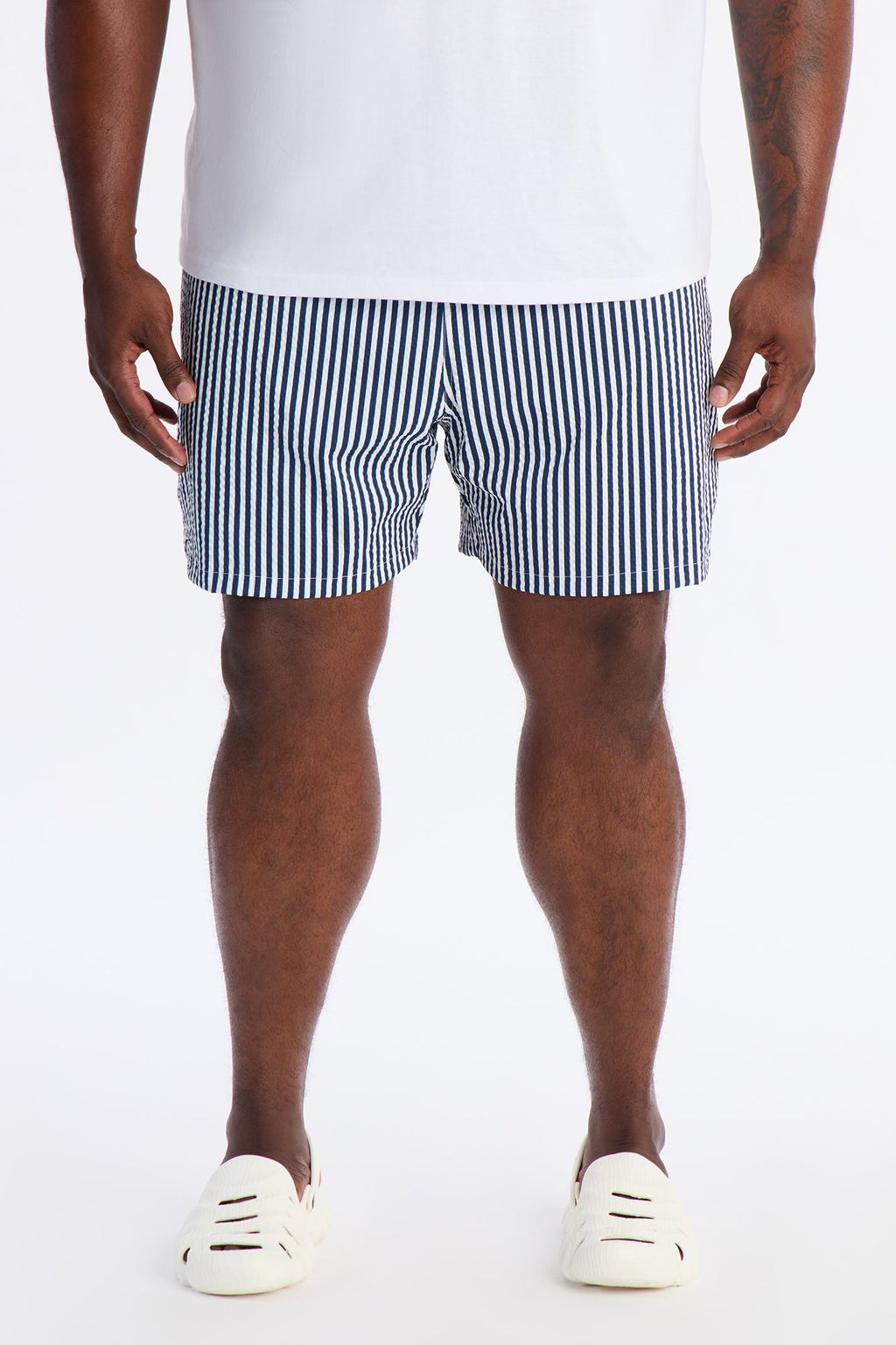 Striped Resort Seersucker Swim Trunk 6″ - Navy