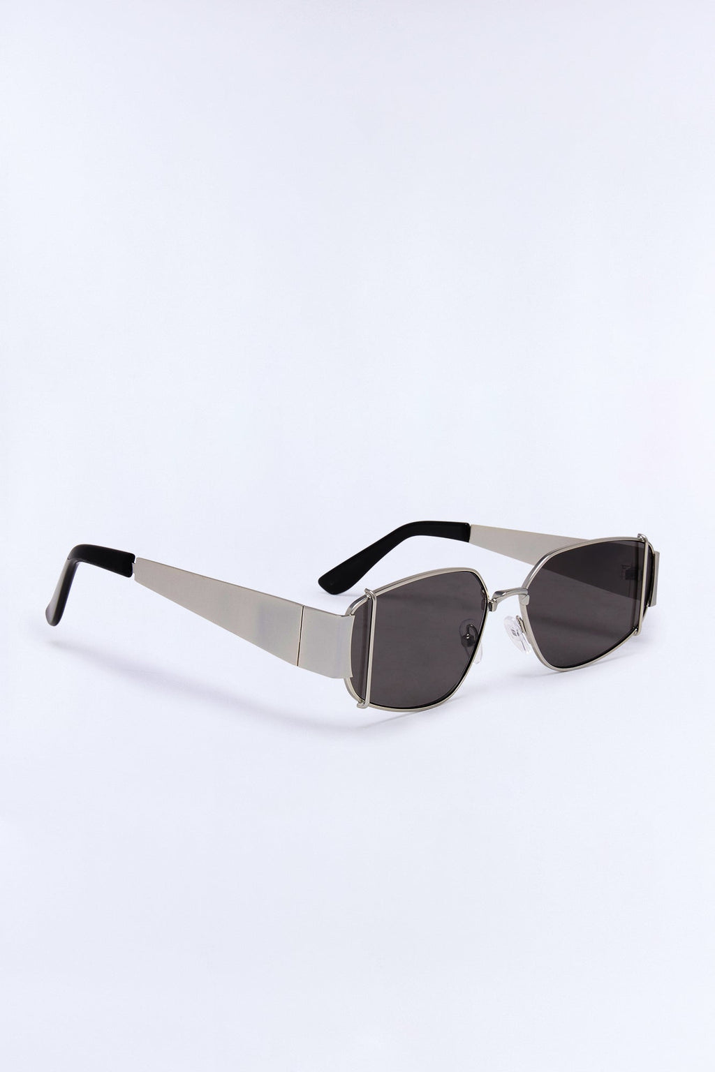 Strike Round Matte Metal Frame Sunglasses - Black/Silver