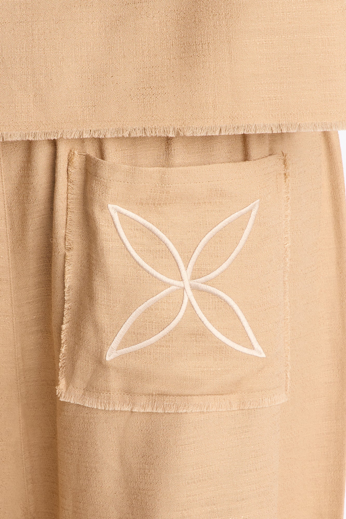 Relaxed Tropic Fearless Frayed Short - Tan