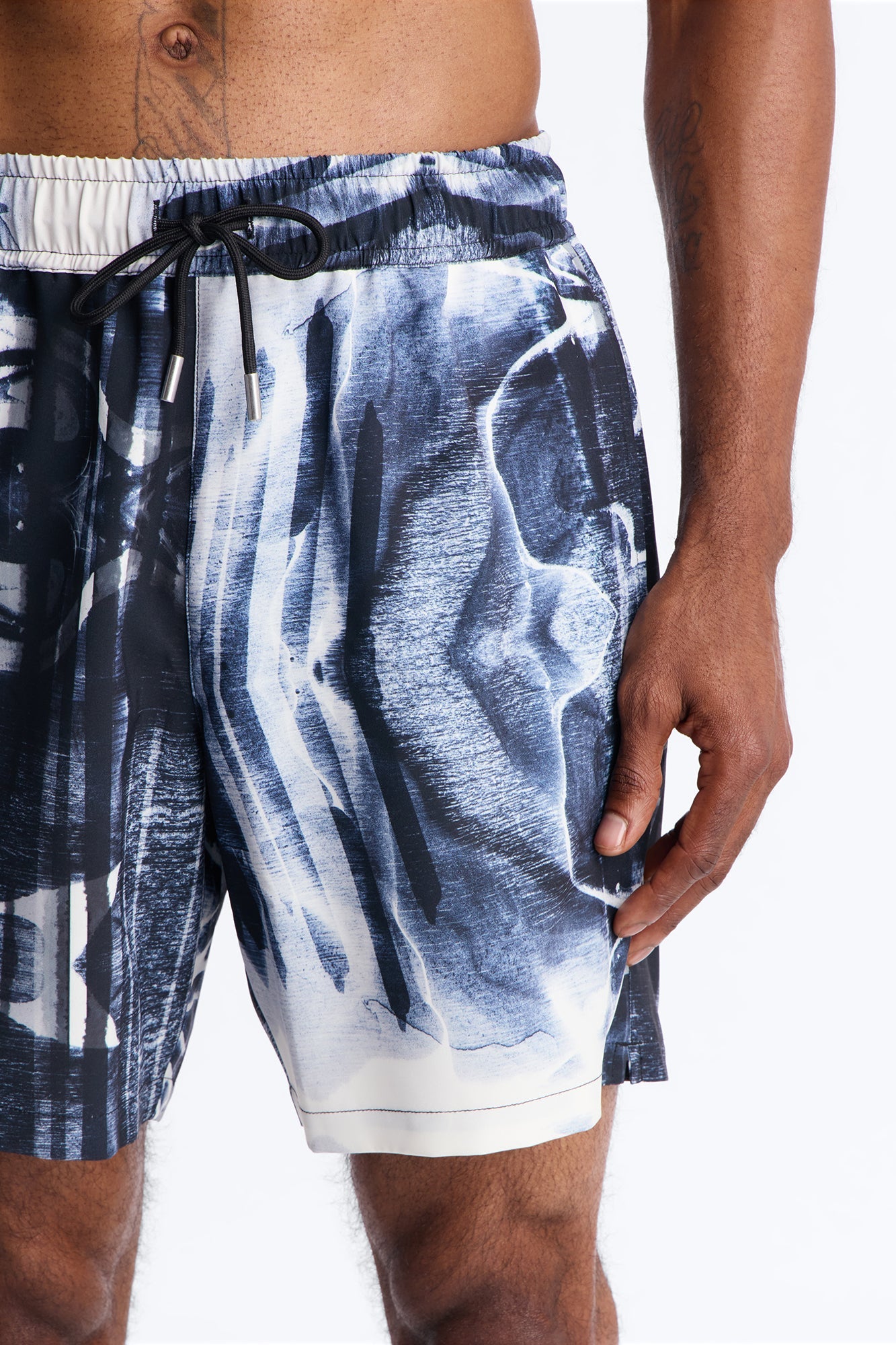 Abstract Oxide Printed Swim Trunk 7″ - Black