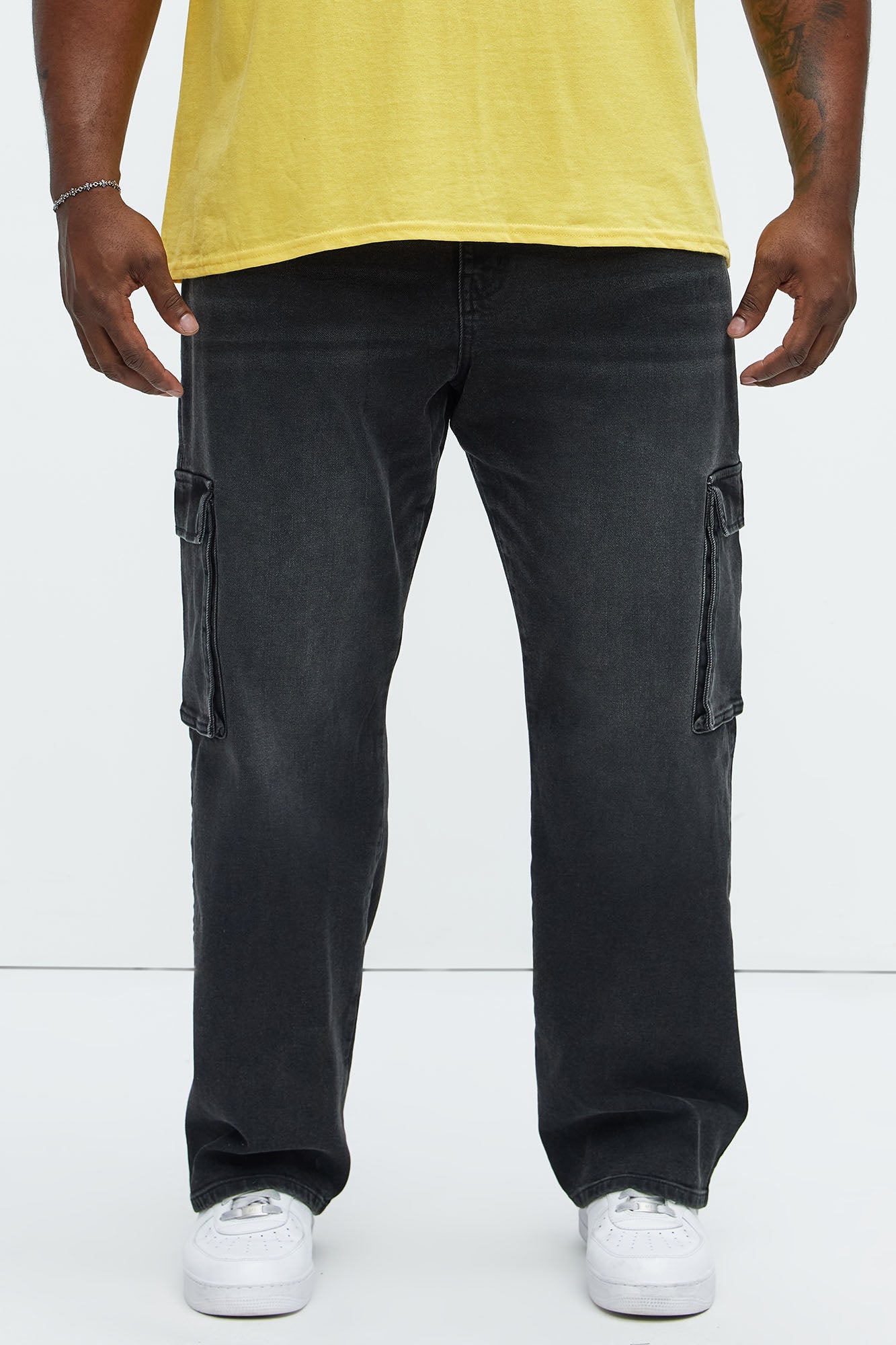 Classic Straight Cargo Jeans - Black Wash