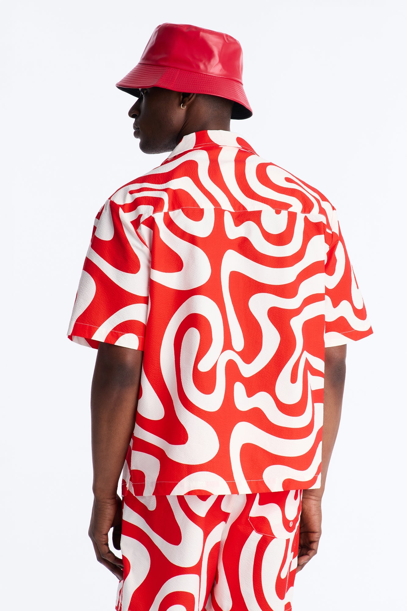 Relaxed Groovy Abstract Printed Seersucker Cuban Collar Button Up Shirt - Red