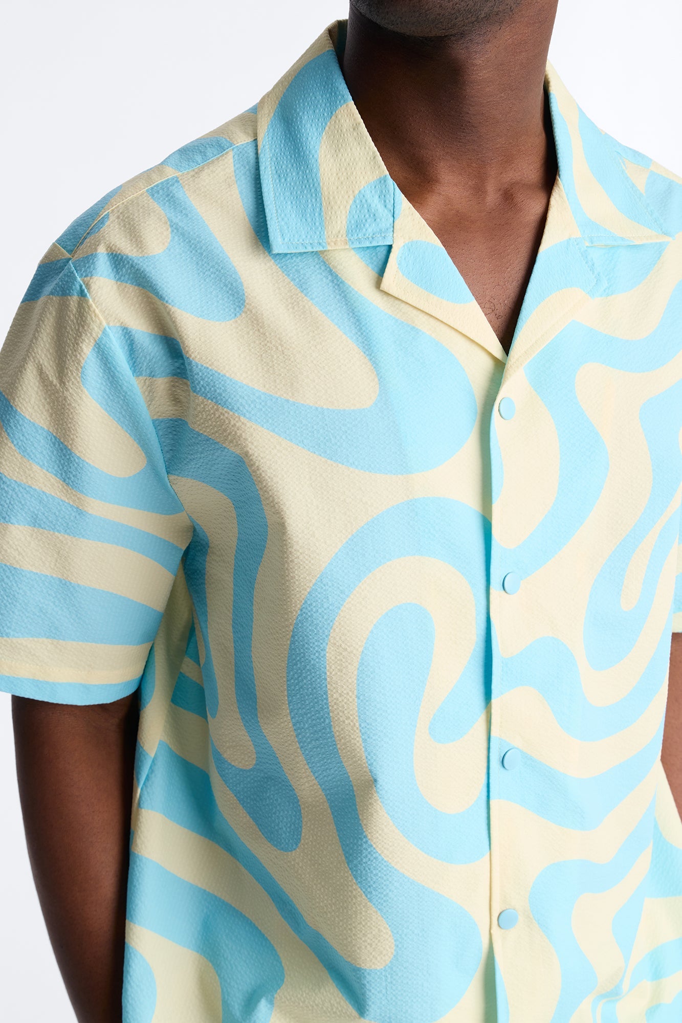 Relaxed Groovy Abstract Printed Seersucker Cuban Collar Button Up Shirt - Blue