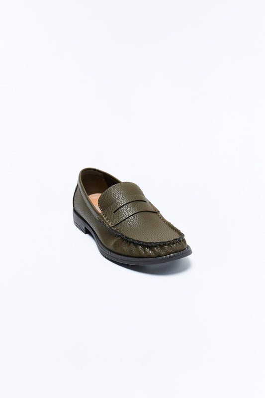 Pebble Texture Faux Leather Pleated Toe Loafer - Olive