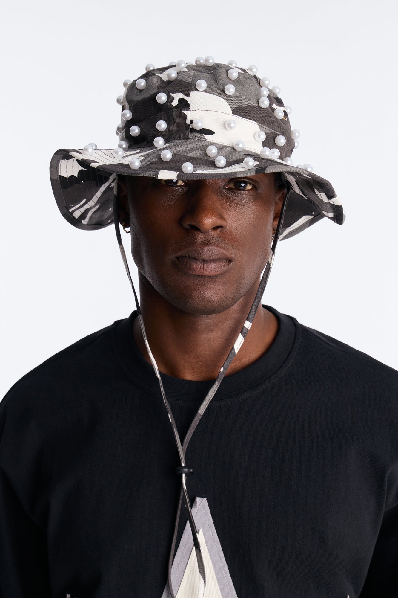 Camo Pearled Bucket Hat - Black/White
