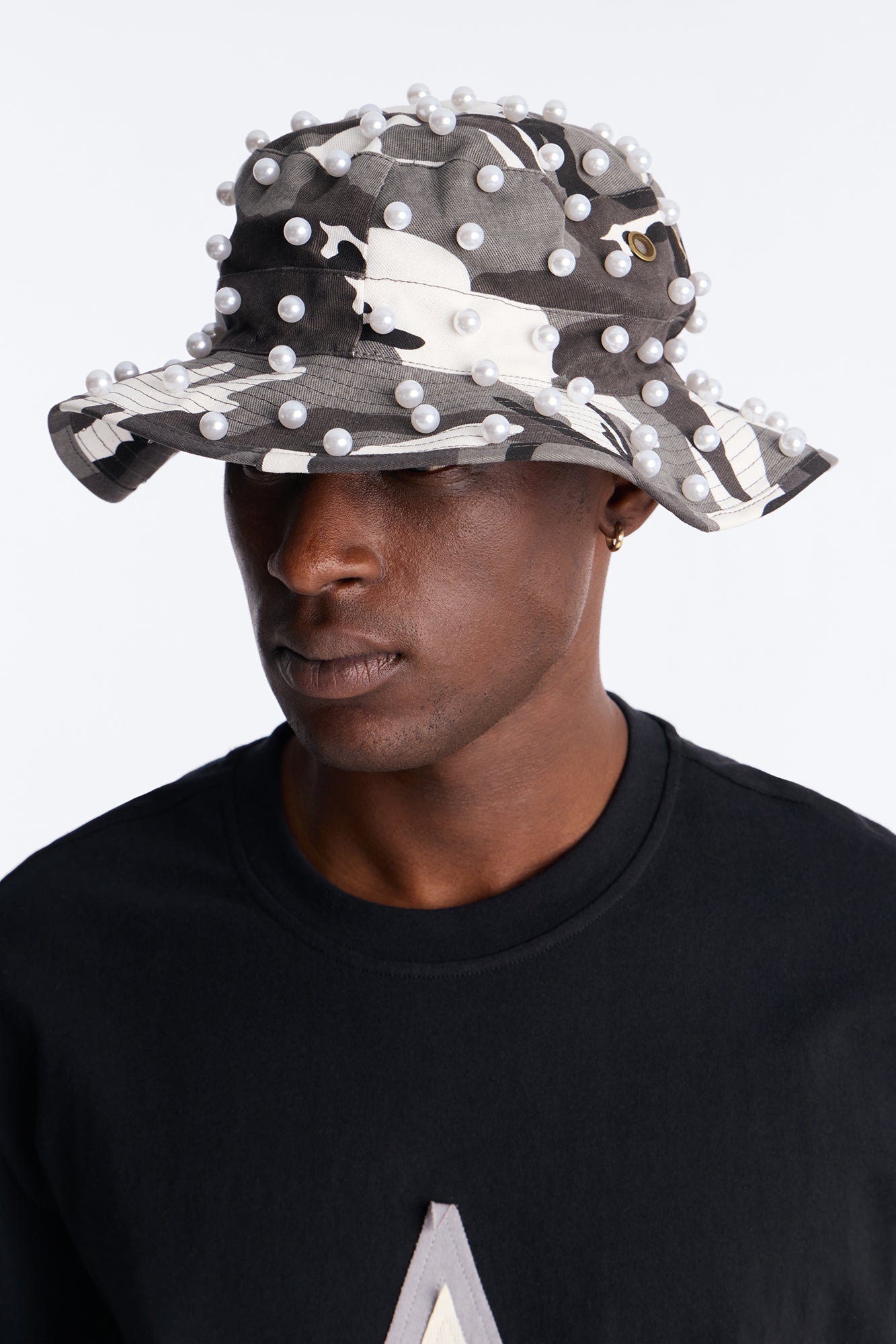 Camo Pearled Bucket Hat - Black/White