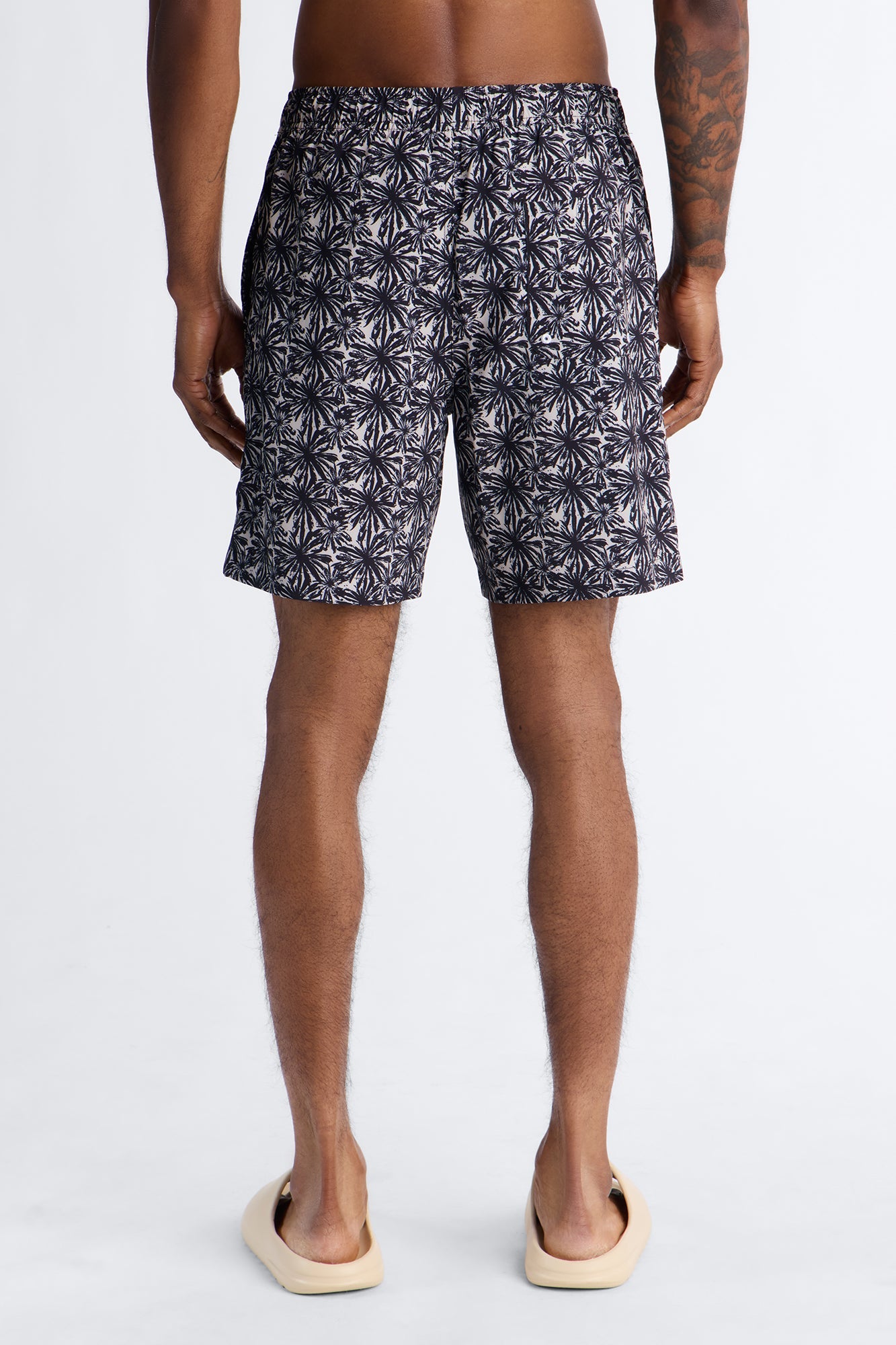 Abstract Savanna Floral Swim Trunk 7″ - Sand
