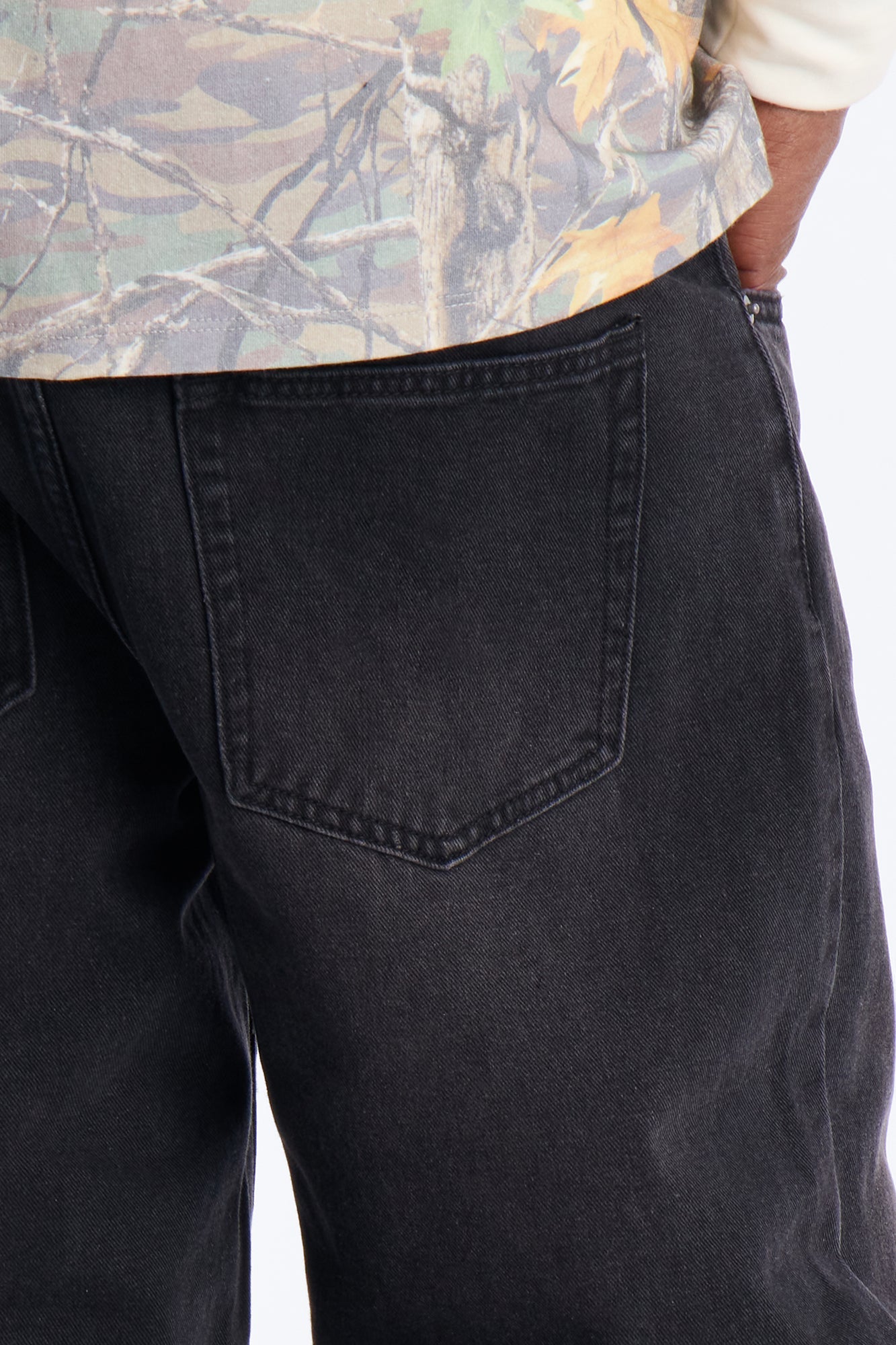 Essential Straight Rigid Jean - Black Wash