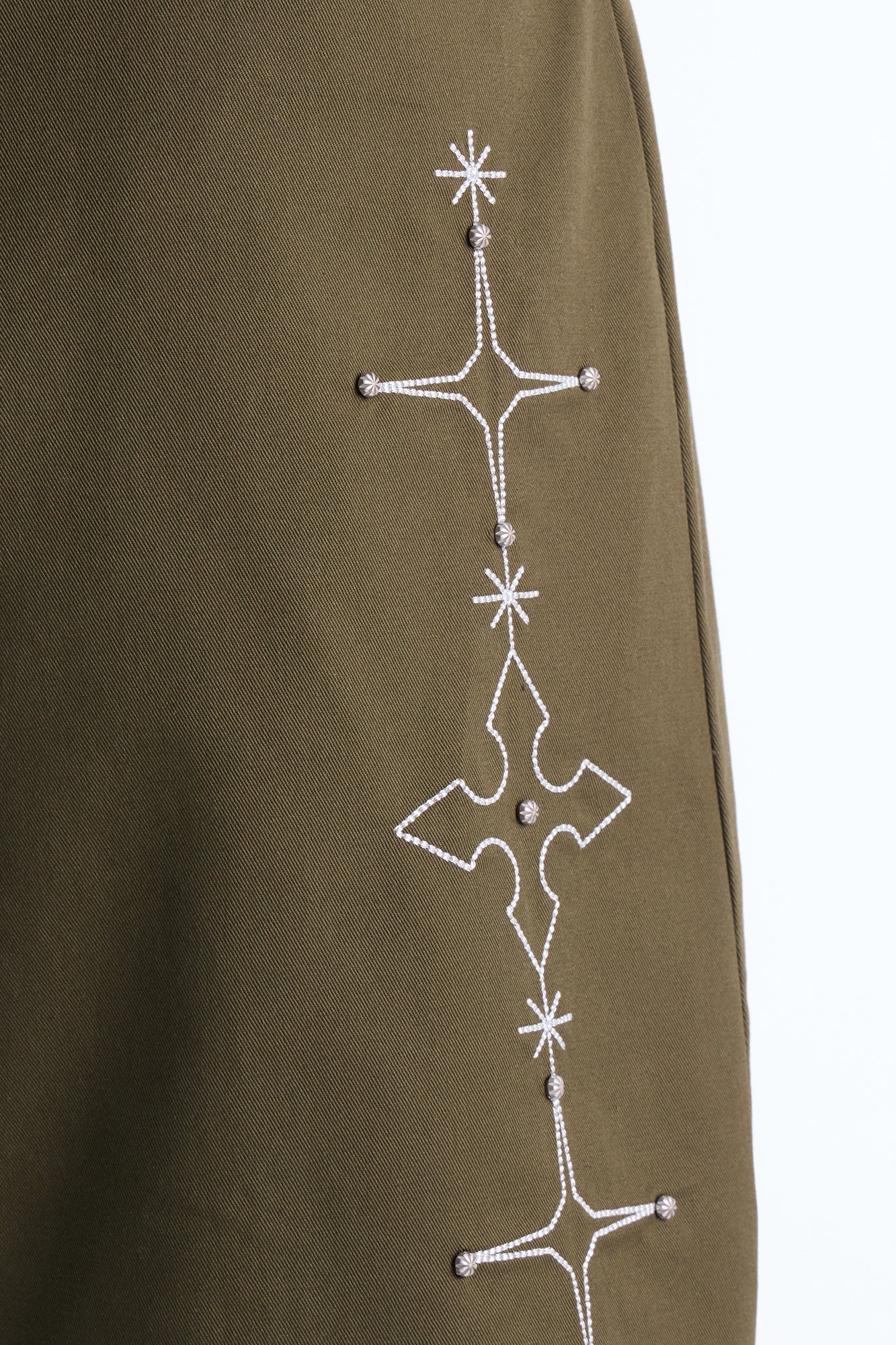 Relaxed Vatican City Stitched Embellished Short - Olive