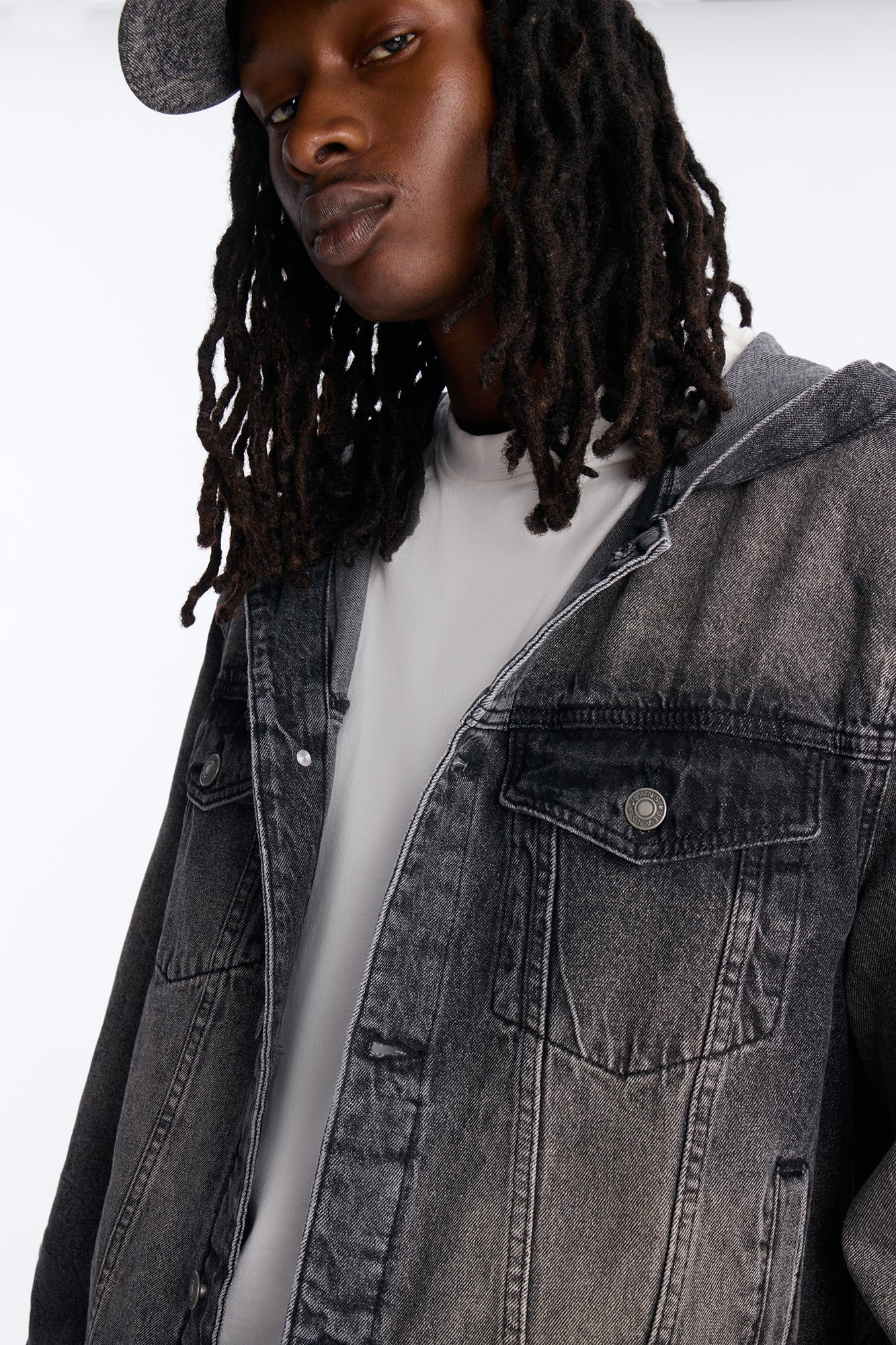 Shrunken Off Duty Denim Trucker Jacket - Black Wash