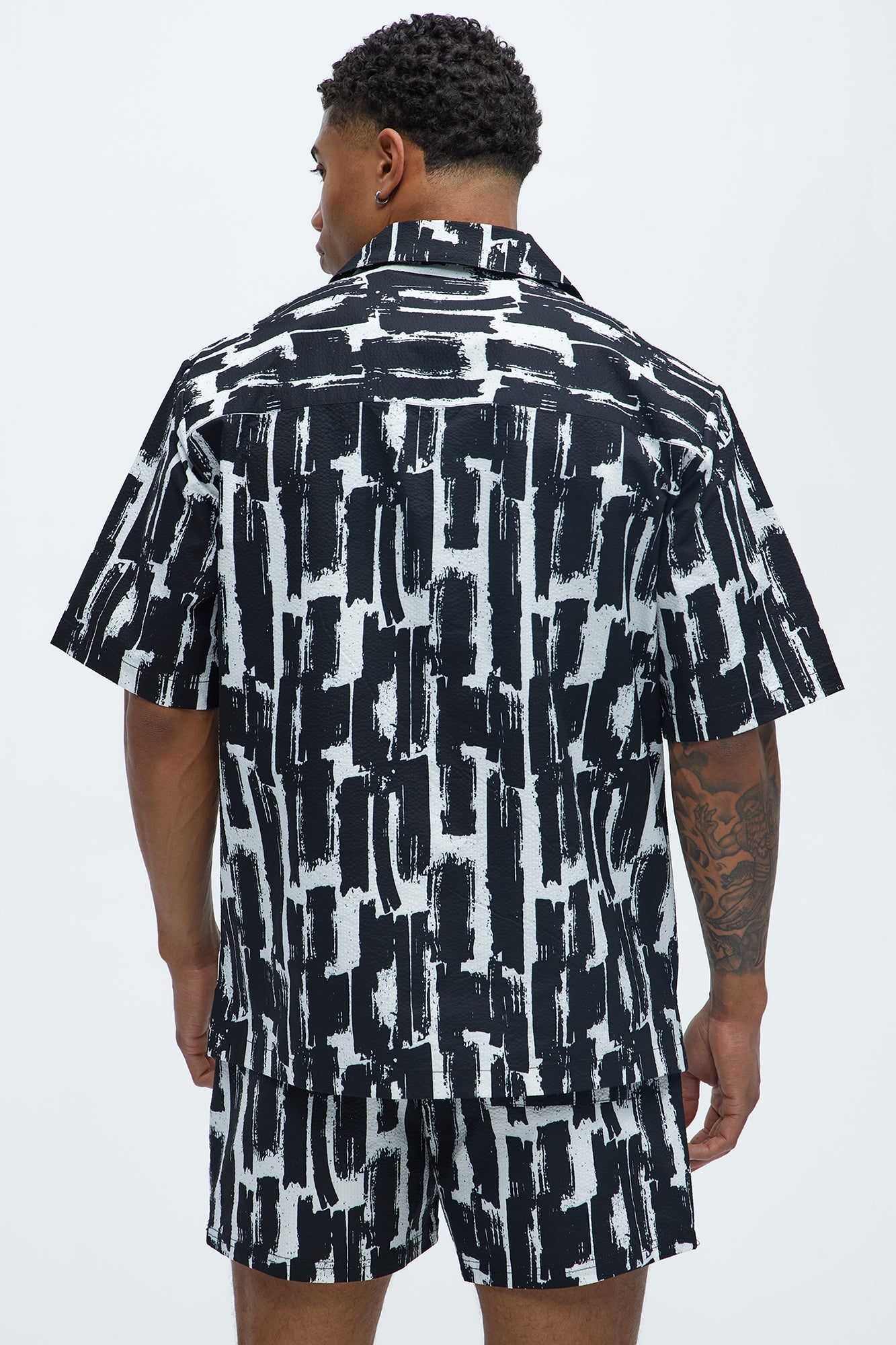 Seersucker Printed Short Sleeve Cuban Collar Shirt - Black/combo