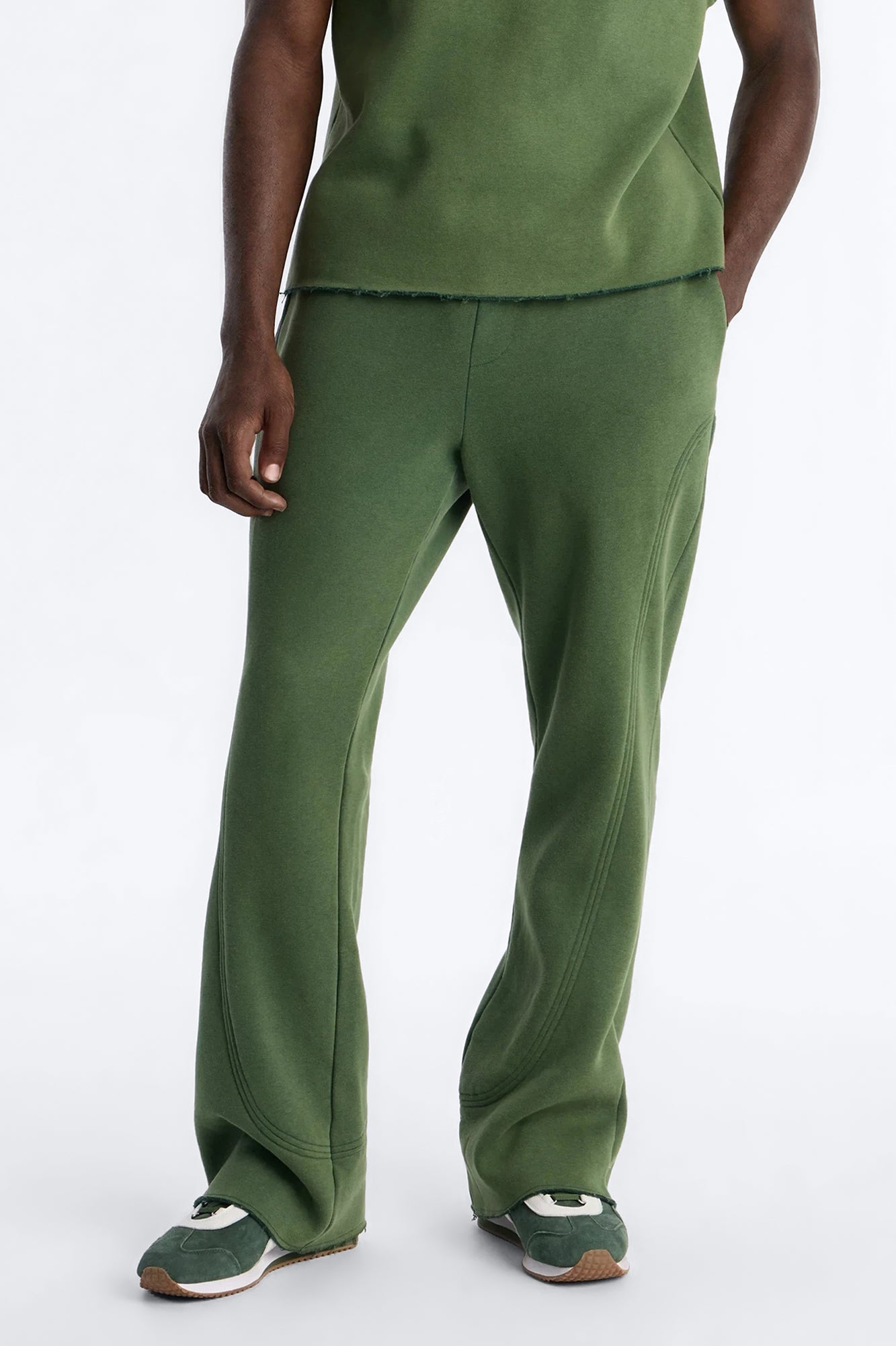 Washed Raw Edge Flare Sweatpant - Green