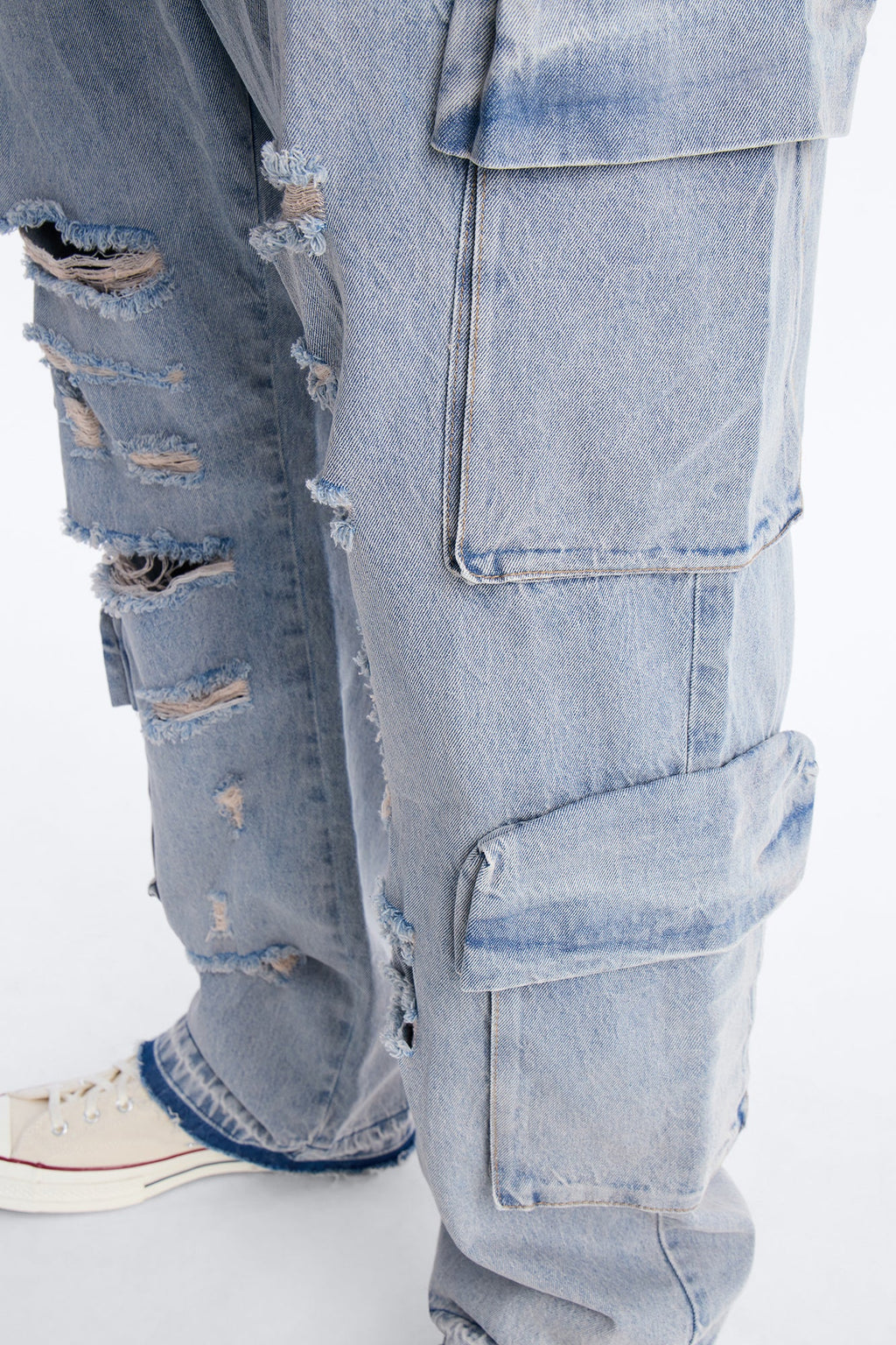 Straight Fractured Cargo Jean - Light Wash