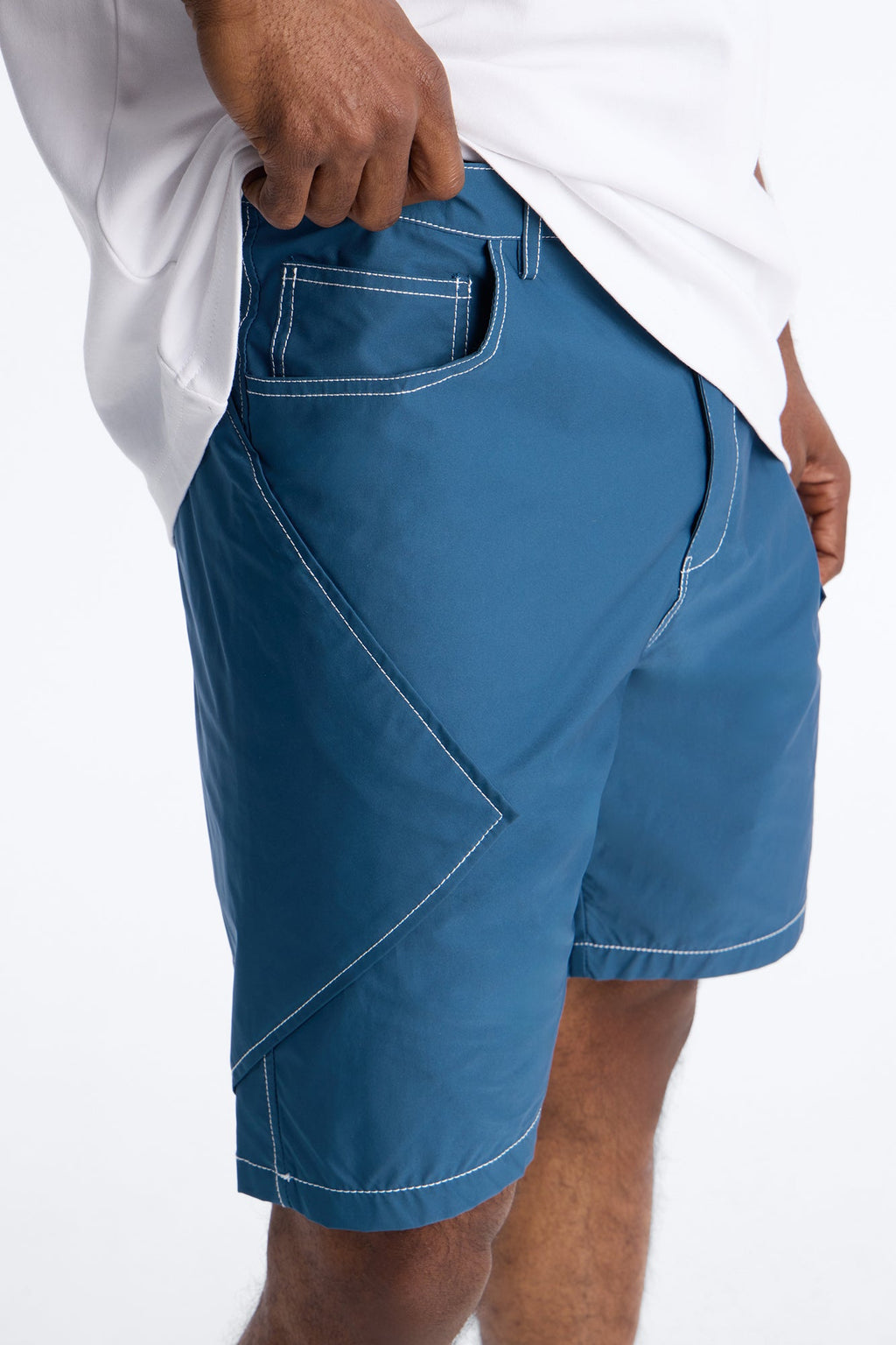 Relaxed Diamond Appeal Contrast Thread Short - Blue