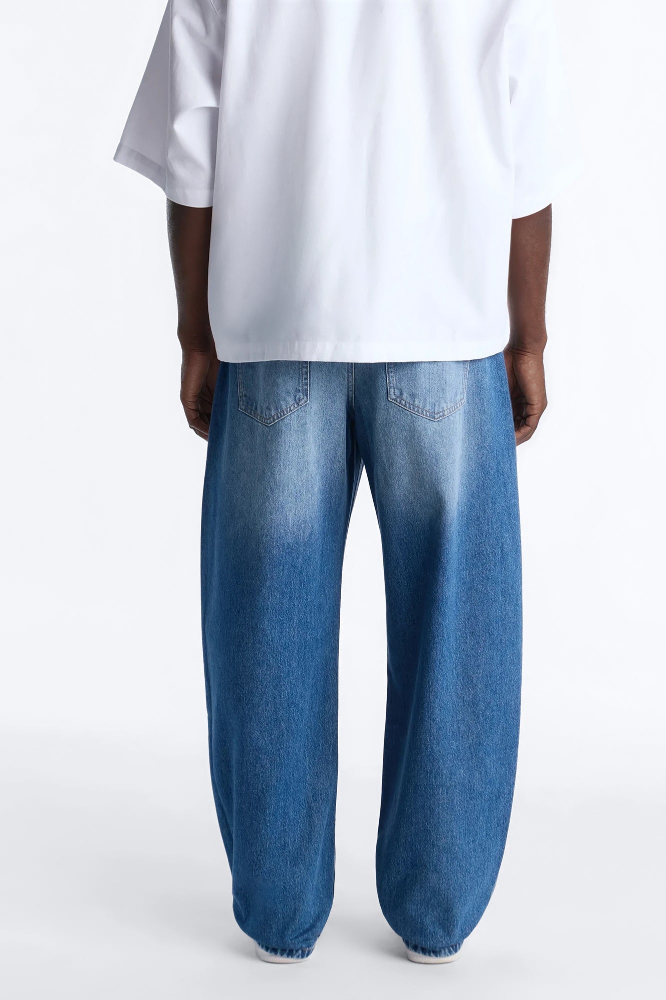 Barrel Etched Floral Jean - Medium Blue Wash