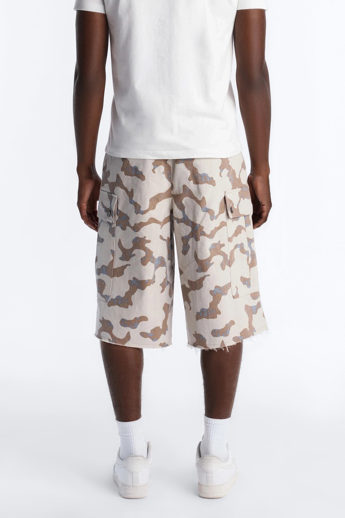 Baggy Subtle Distressed Short - Grey