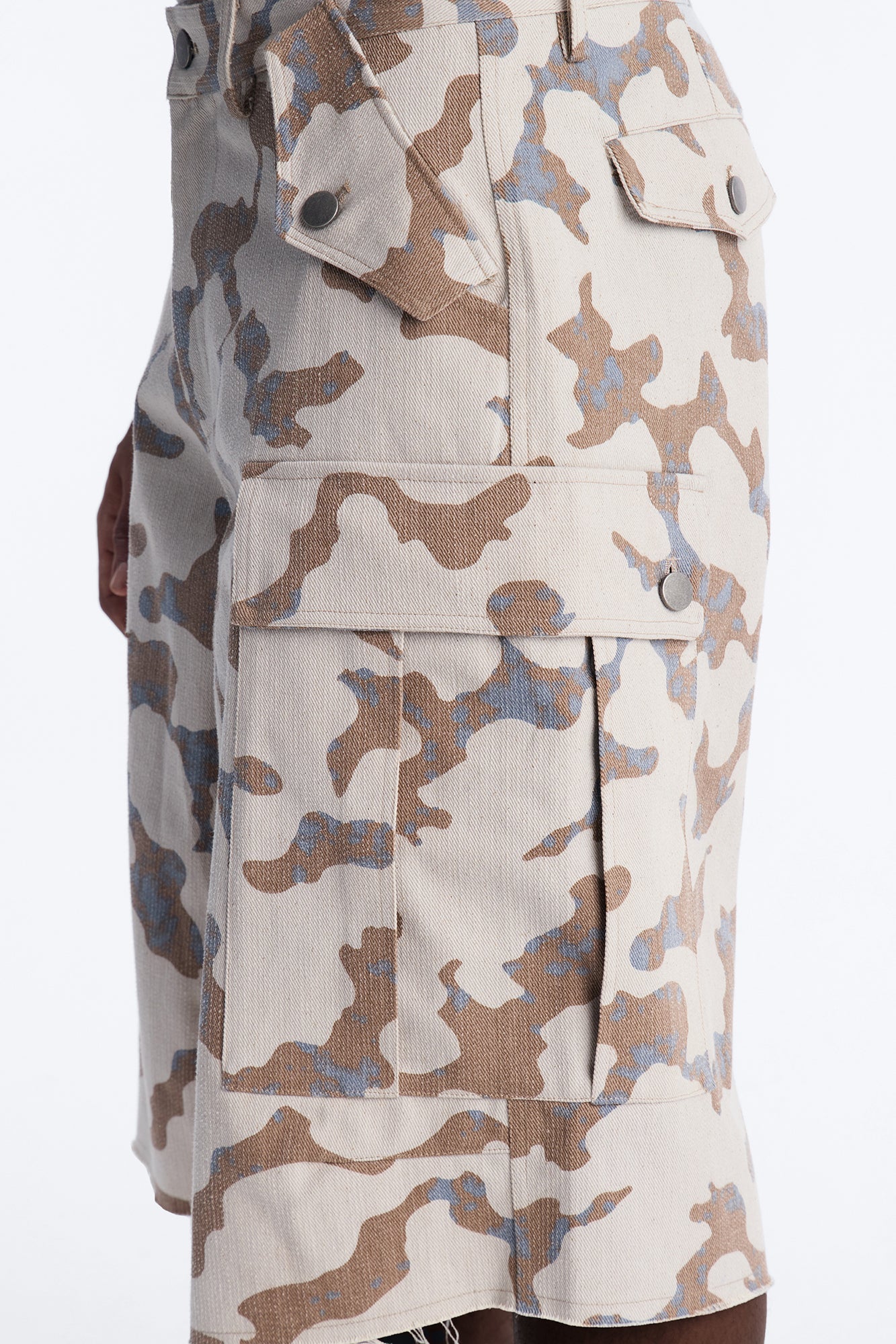 Baggy Subtle Distressed Short - Grey