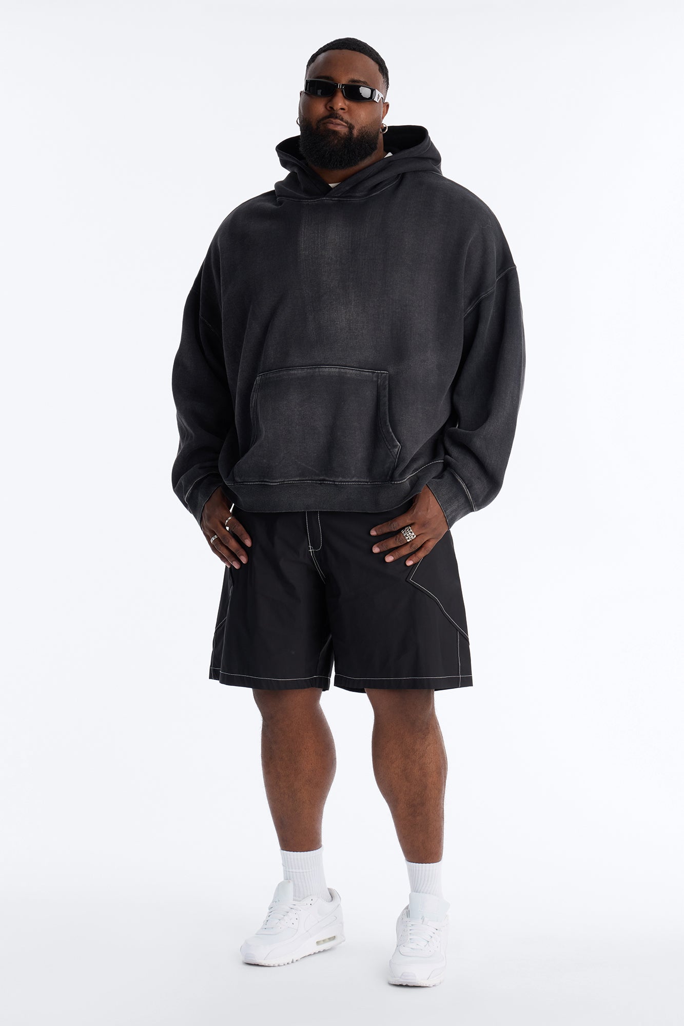 Relaxed Diamond Appeal Contrast Thread Short - Black