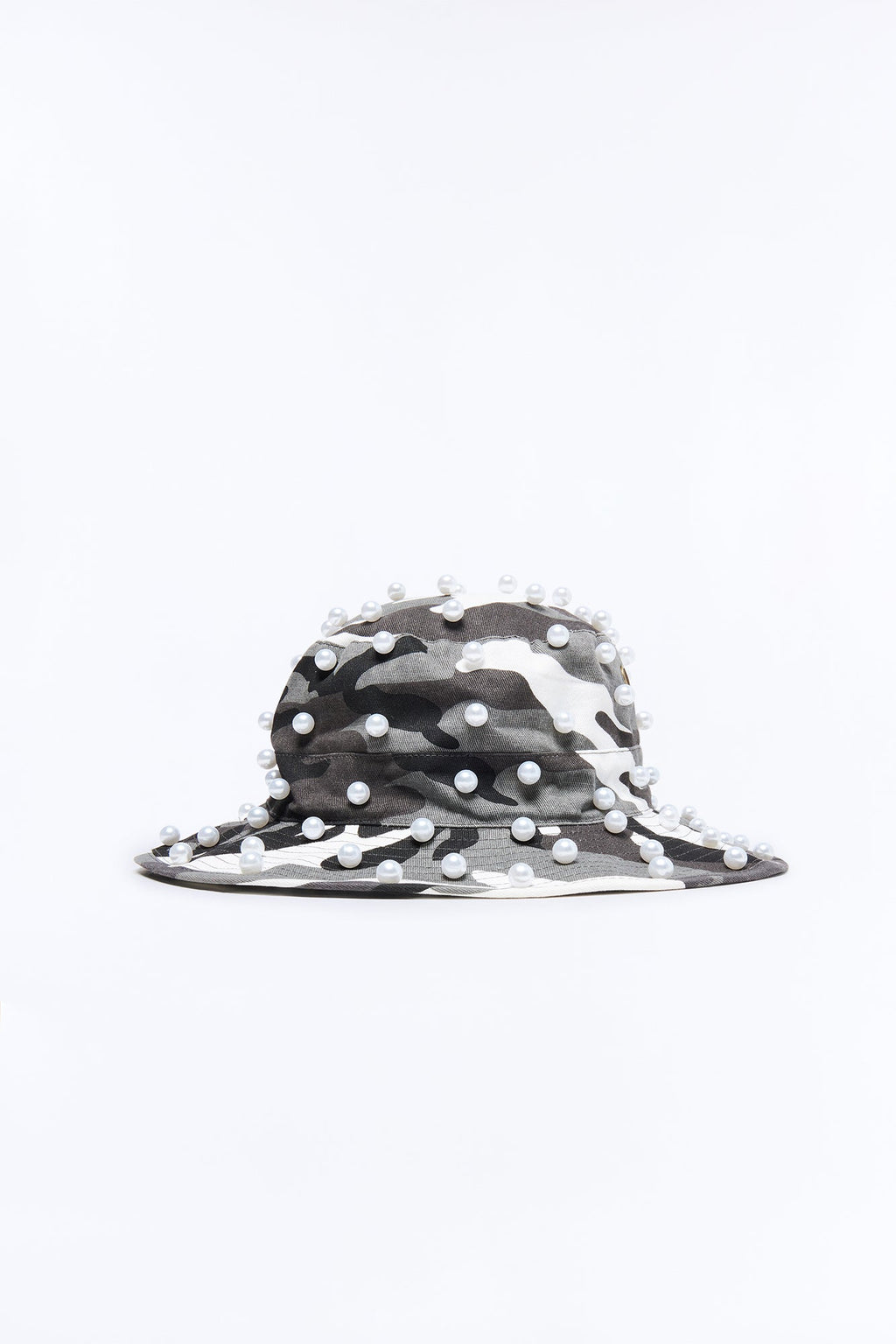 Camo Pearled Bucket Hat - Black/White