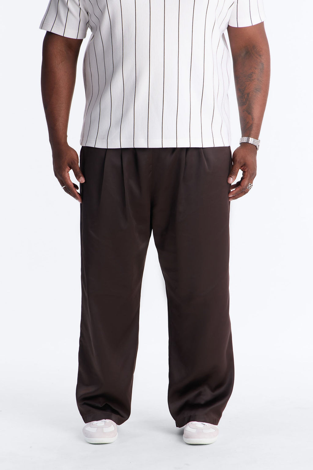 Relaxed Liquid Shadow Pleated Trouser - Brown