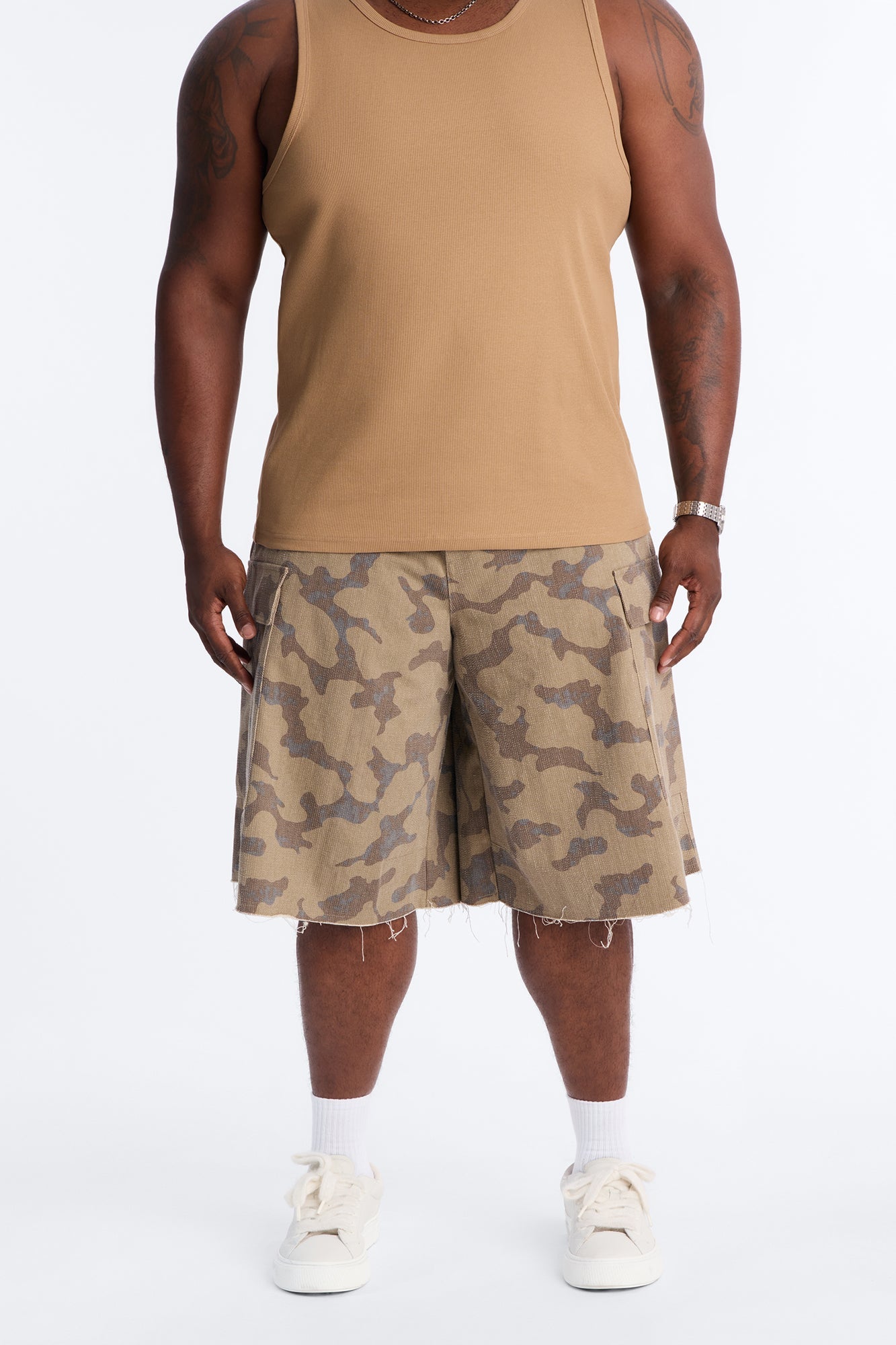 Baggy Subtle Distressed Short - Brown