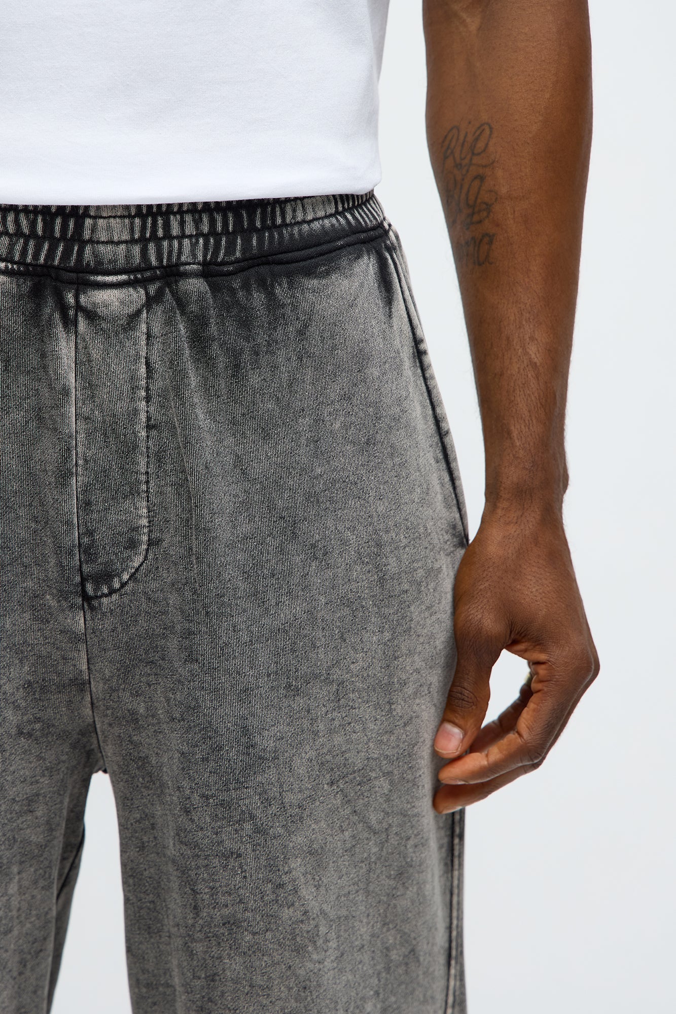 Can't Fade Me Sweatpant - Grey