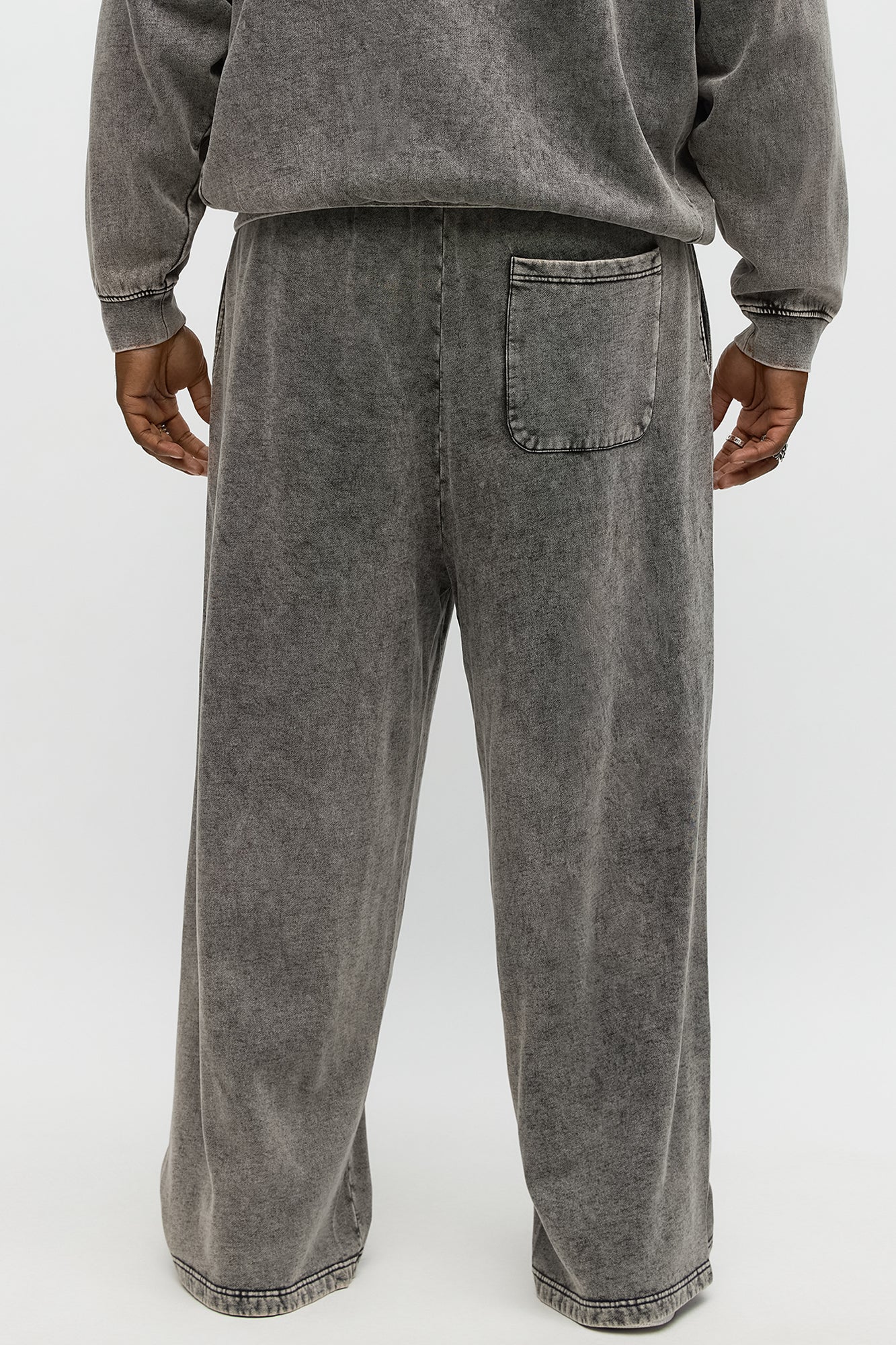 Can't Fade Me Sweatpant - Grey