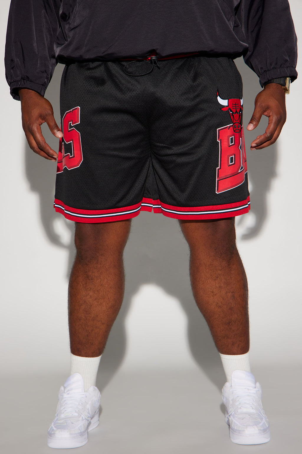 Bulls Step Back Mesh Shorts - Black