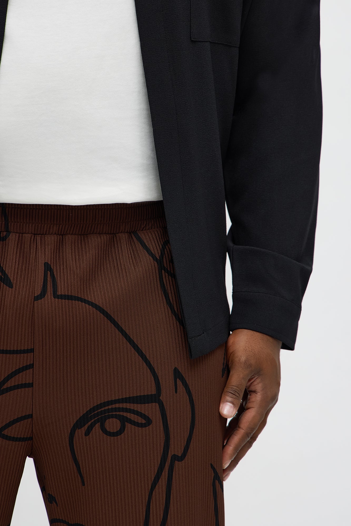 Straight Show Up Printed Face Pant - Brown