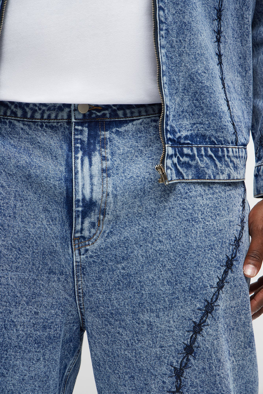 Baggy Embroidered Barbwire Jean - Medium Blue Wash