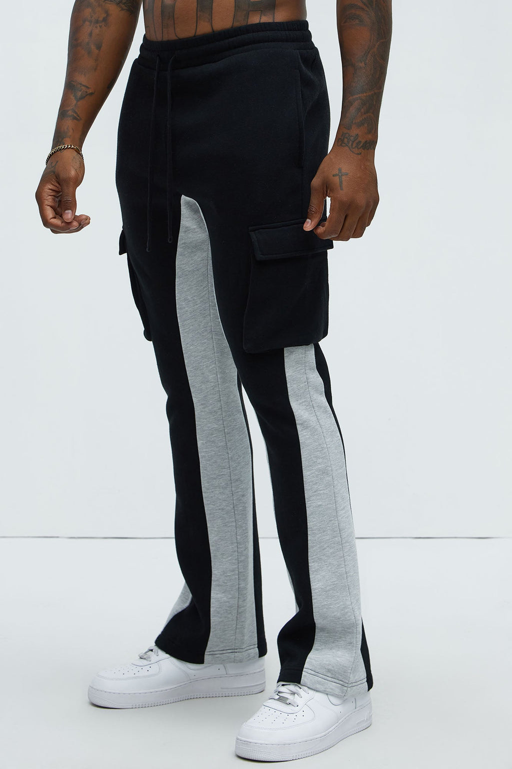 Tyson Flared Cargo Sweatpants - Black