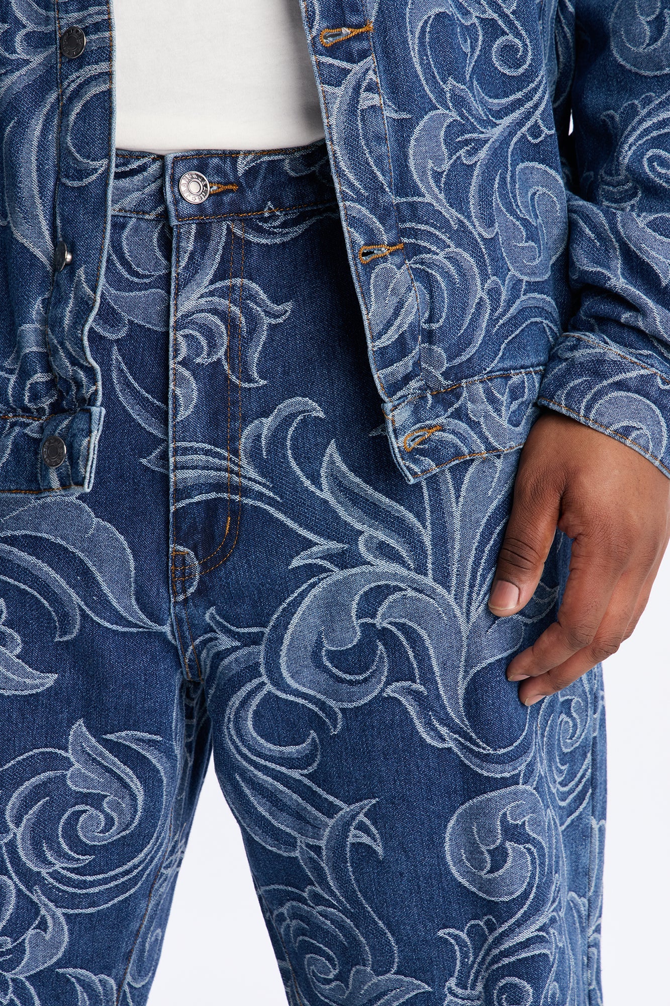 Straight Baroque Jacquard Jean - Medium Blue Wash